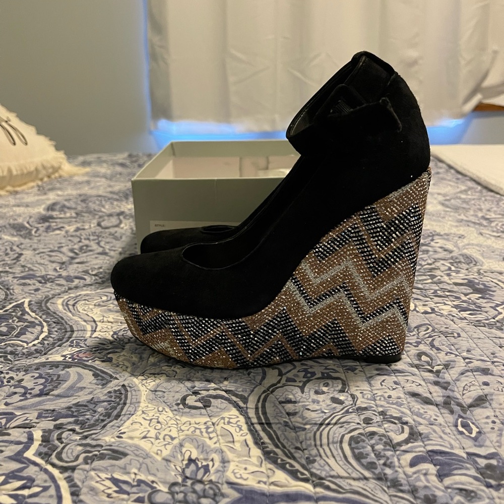 Jessica Simpson wedges!